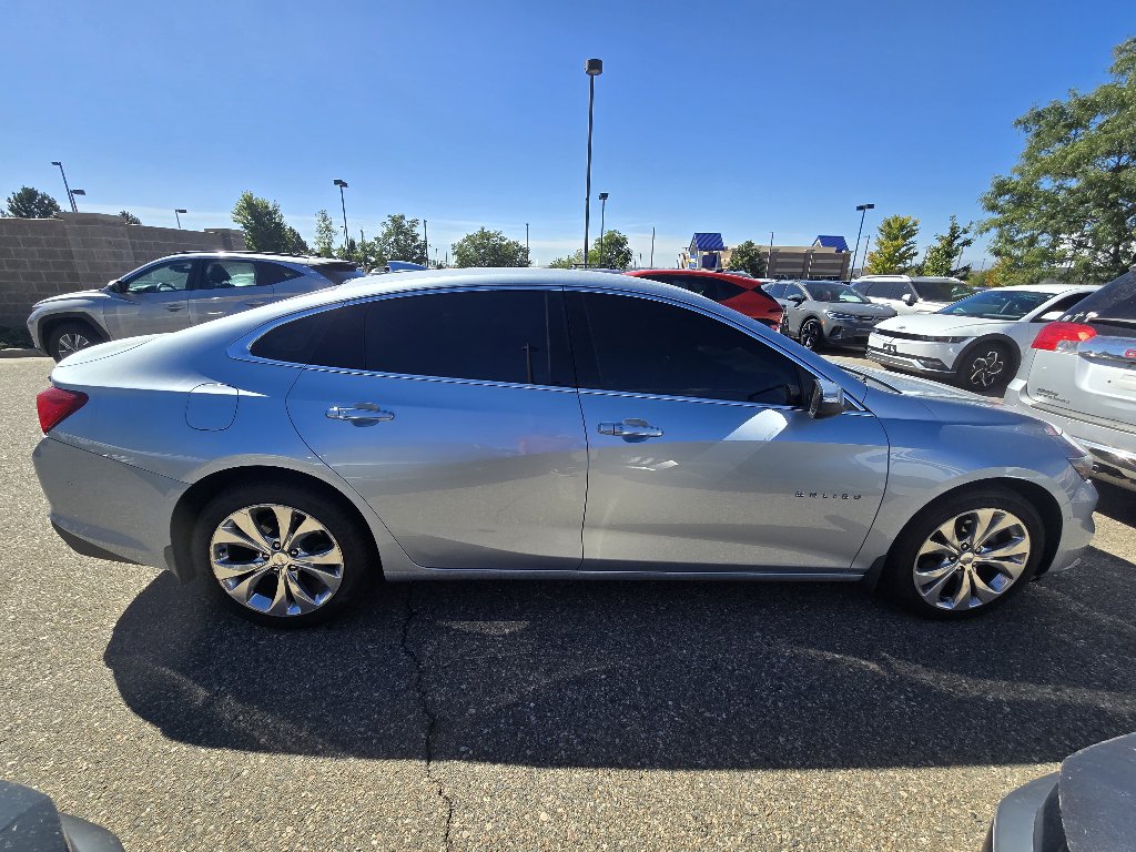 Used 2017 Chevrolet Malibu Premier w/ Driver Confidence Package FWD image 7