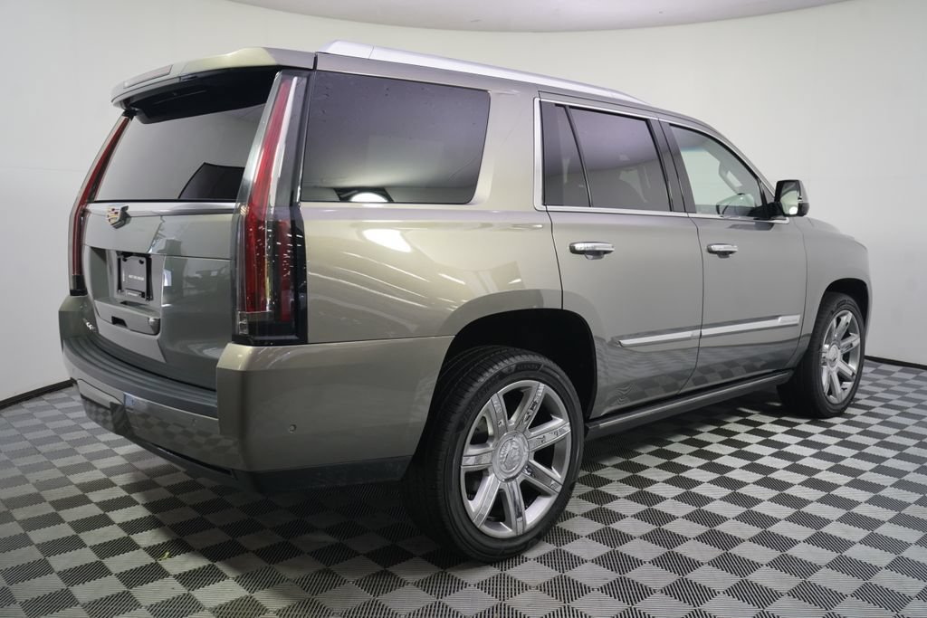 Used 2019 Cadillac Escalade Premium Luxury AWD/4WD image 7