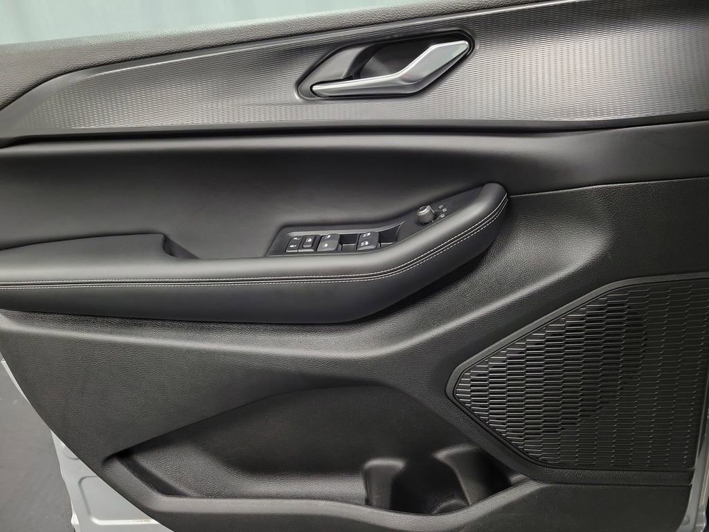 Used 2024 Jeep Grand Cherokee L Laredo w/ Luxury Tech Group I image 21