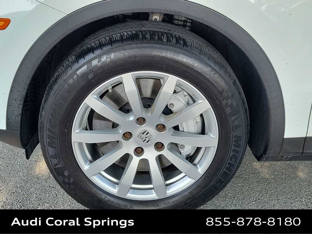 Used 2021 Porsche Cayenne image 16