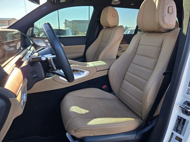 Used 2024 Mercedes-Benz GLS 580 4MATIC image 3