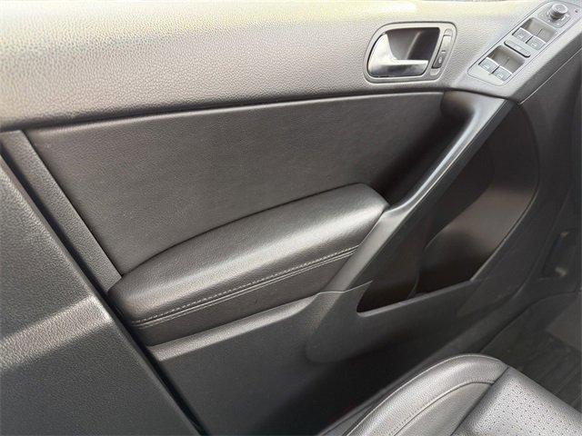 Used 2017 Volkswagen Tiguan Wolfsburg Edition image 31