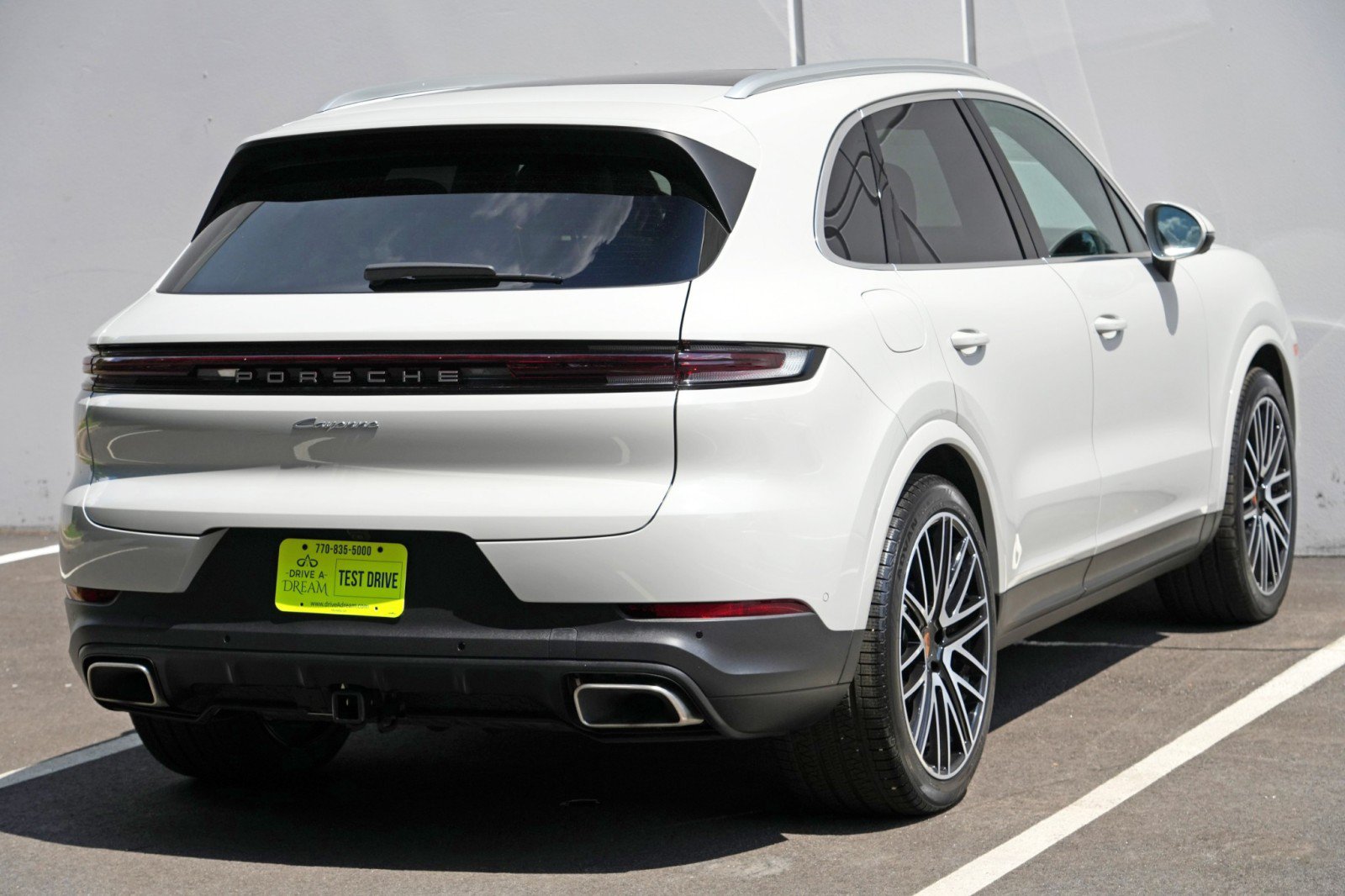 Used 2025 Porsche Cayenne w/ Premium Package Plus AWD/4WD image 54