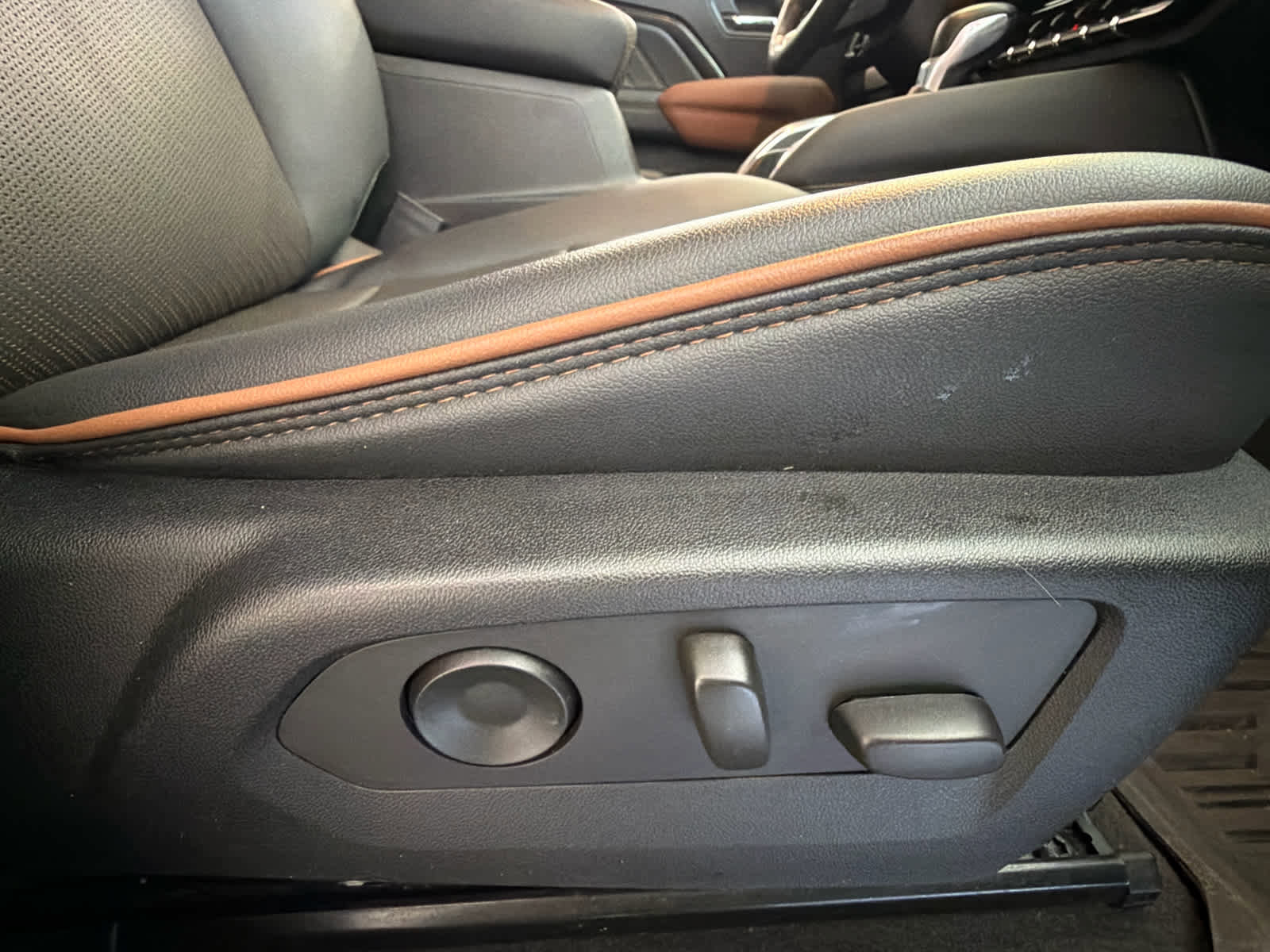 Used 2023 GMC Canyon AT4 w/ AT4 Premium Package AWD/4WD image 27