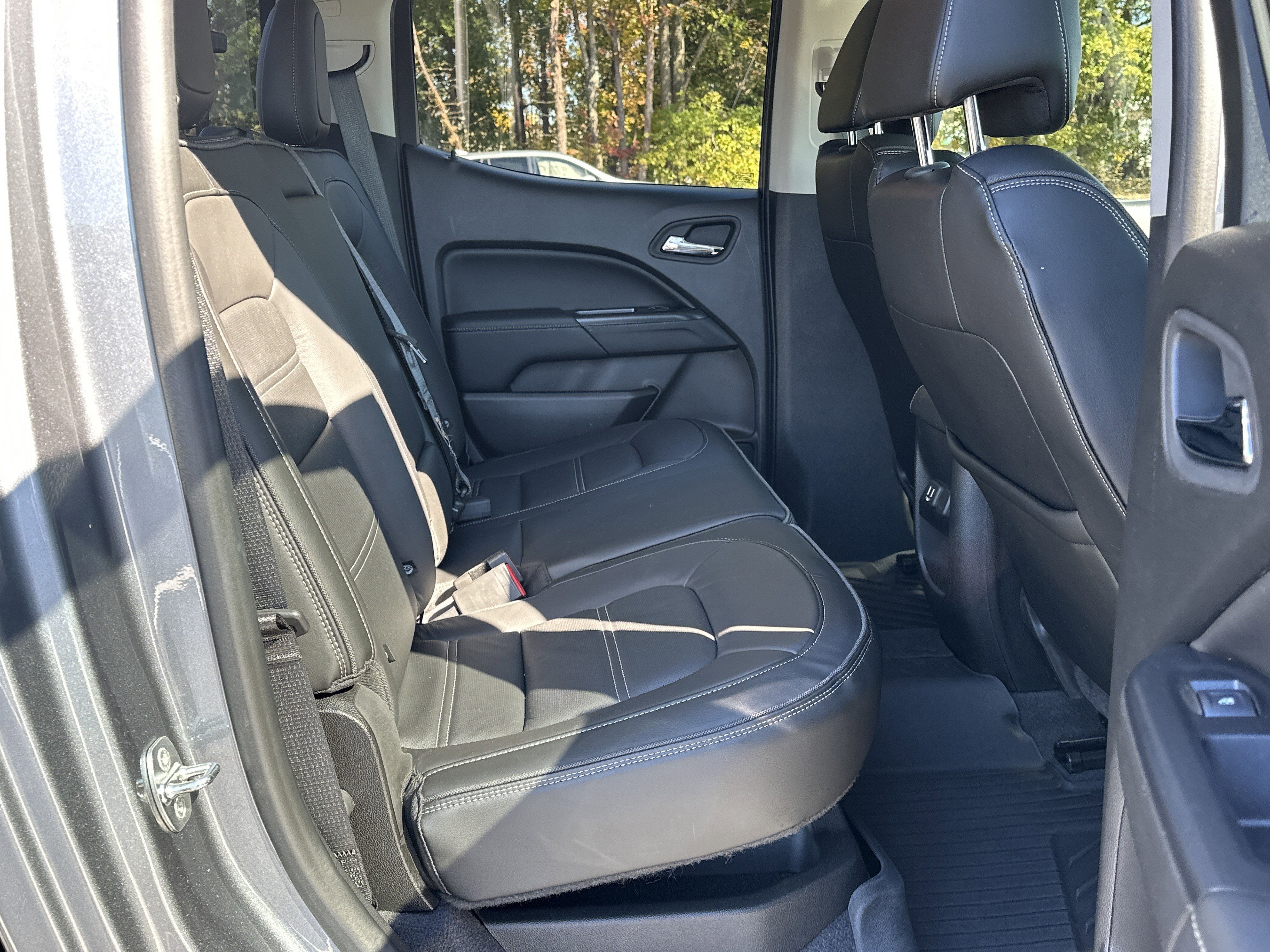 Used 2020 GMC Canyon Denali image 13