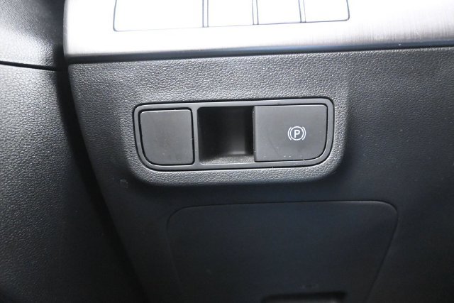 Used 2025 Hyundai Kona SEL AWD/4WD image 18