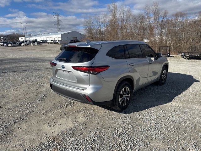 Used 2020 Toyota Highlander XLE image 18