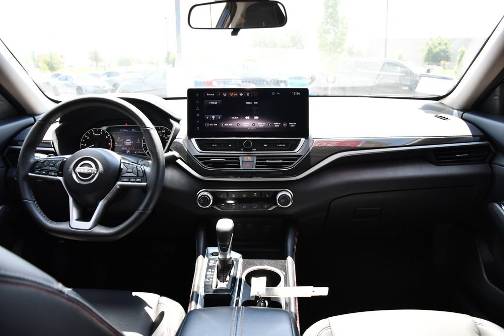 Used 2024 Nissan Altima 2.5 SR w/ SR Premium Package FWD image 22