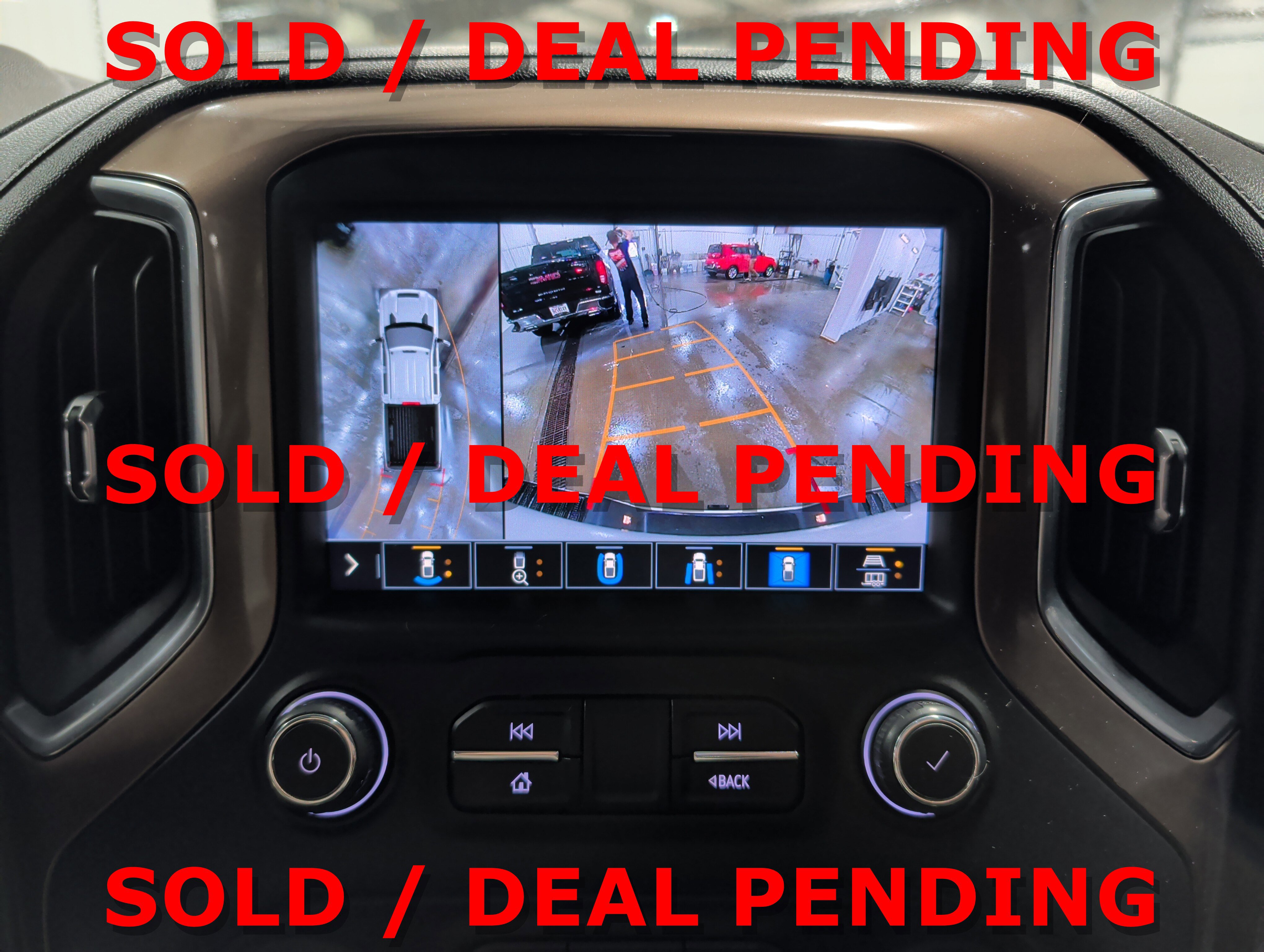 Used 2020 Chevrolet Silverado 2500 High Country image 14