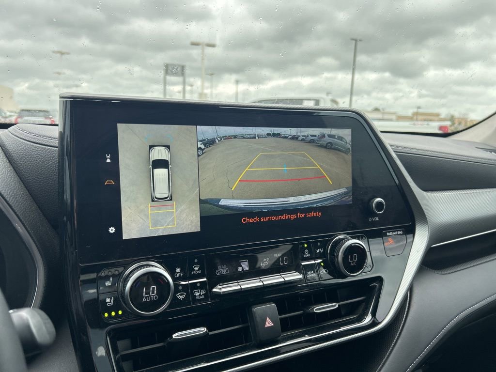 Used 2023 Toyota Highlander Platinum FWD image 23