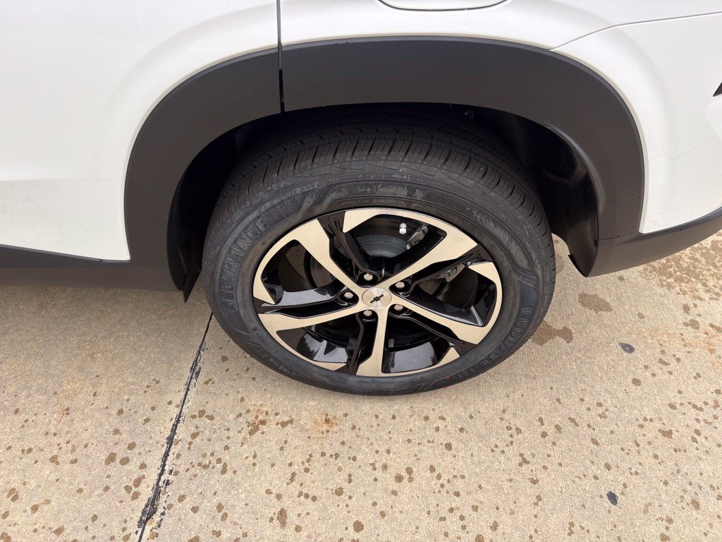 New 2026 Chevrolet Trax RS w/ Sunroof Package FWD image 45