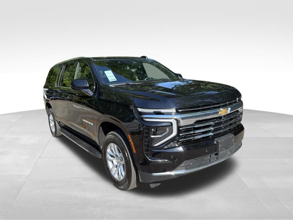 Used 2025 Chevrolet Suburban LT AWD/4WD image 9