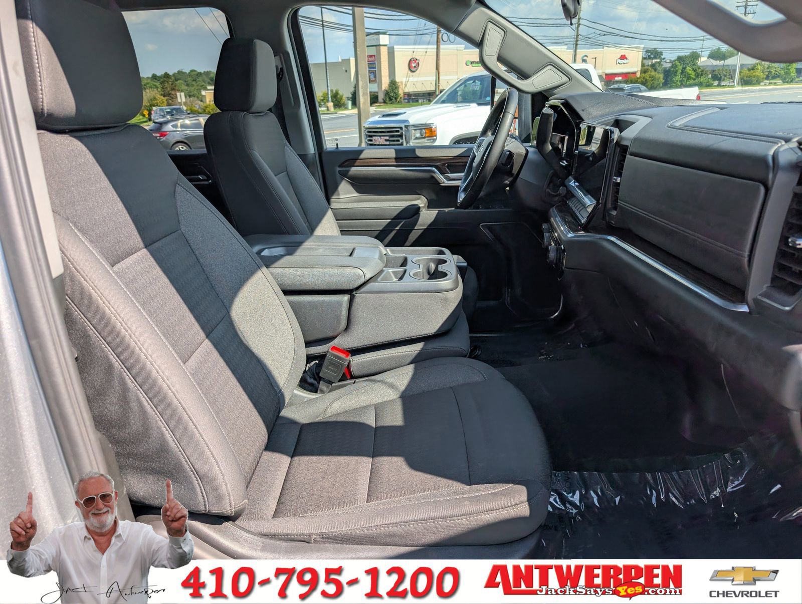 Used 2024 Chevrolet Silverado 2500 LT image 11