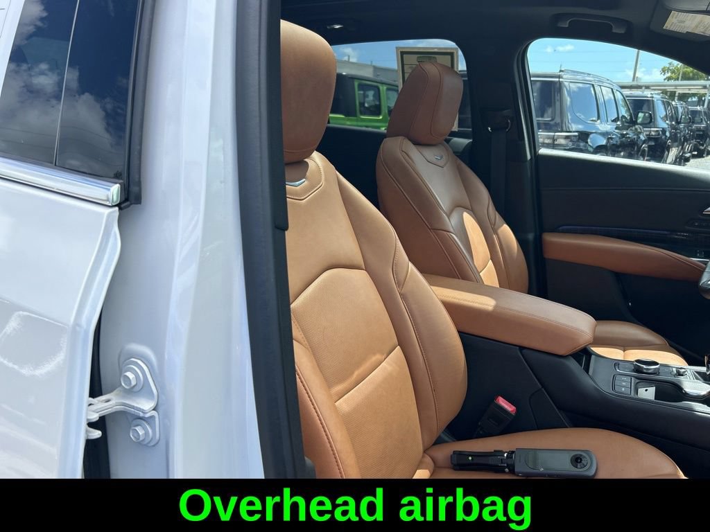 Used 2022 Cadillac XT4 Premium Luxury w/ Enhanced Visibility Package FWD image 24