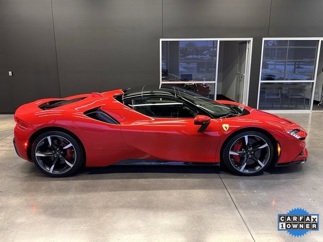 Used 2023 Ferrari SF90 Spider image 15