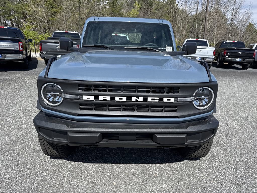 New 2025 Ford Bronco Base image 2