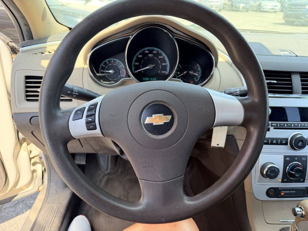 Used 2010 Chevrolet Malibu LS FWD image 9