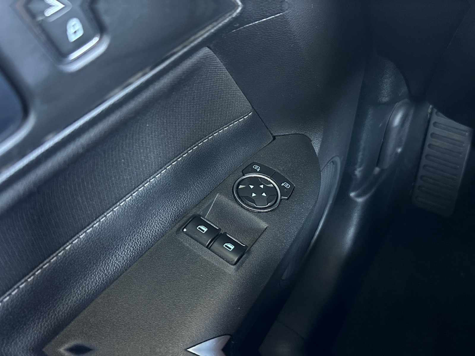 Used 2022 Ford Mustang Coupe RWD image 16