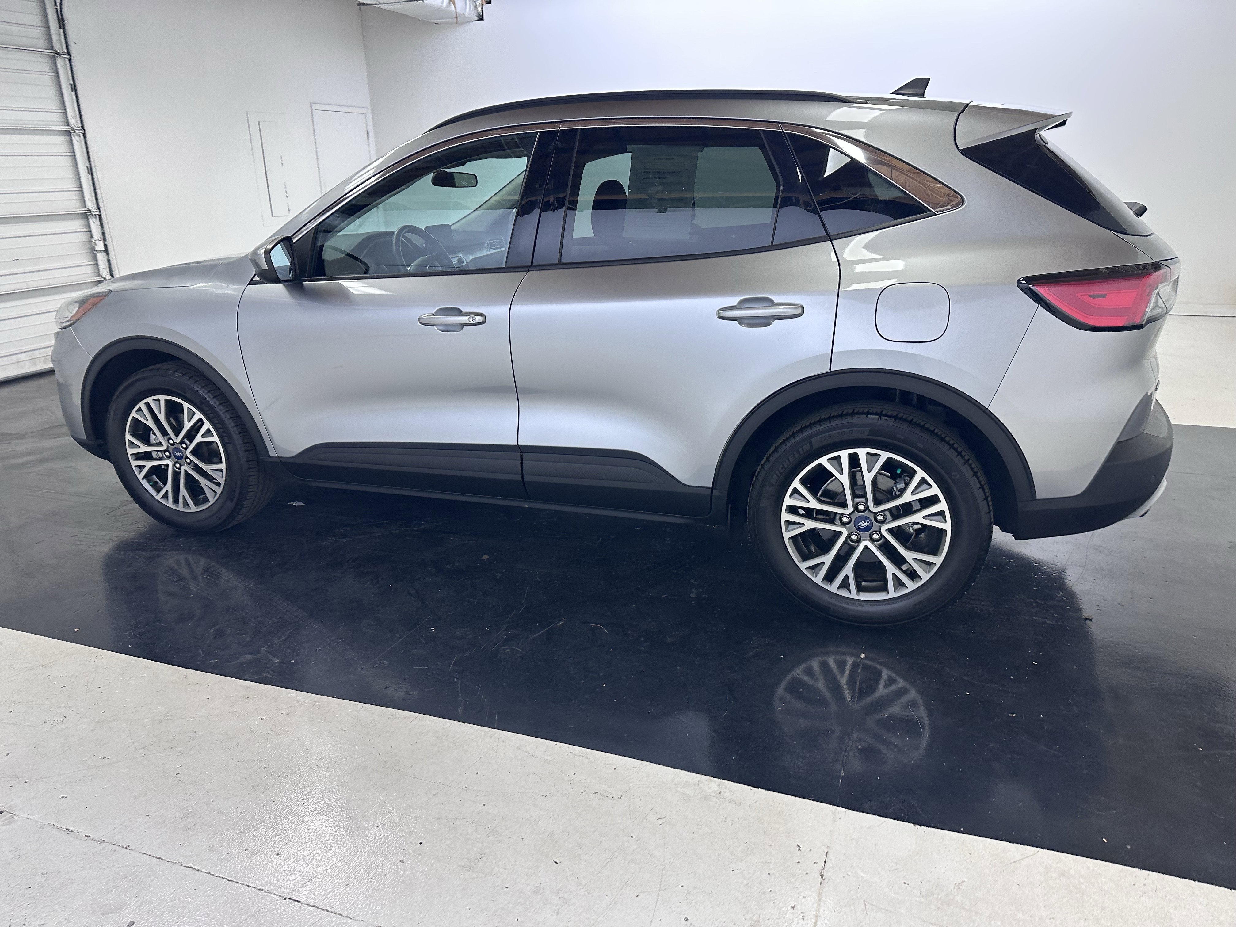 Used 2021 Ford Escape SEL AWD/4WD image 12