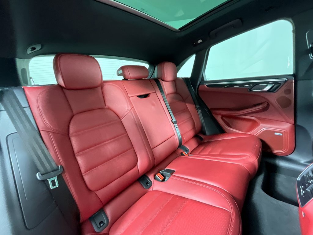 Used 2022 Porsche Macan S image 22