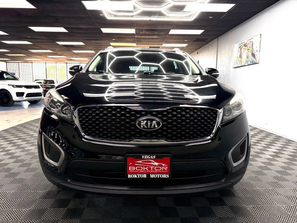 Used 2017 Kia Sorento AWD image 4