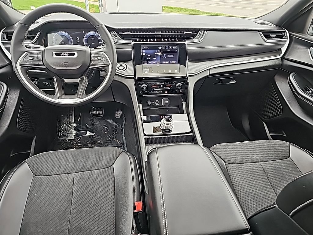 Certified 2024 Jeep Grand Cherokee Altitude image 18