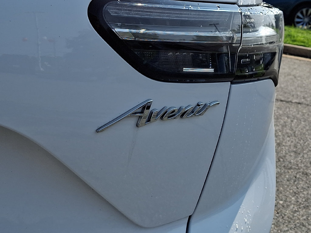 Used 2021 Buick Envision Avenir AWD/4WD image 31