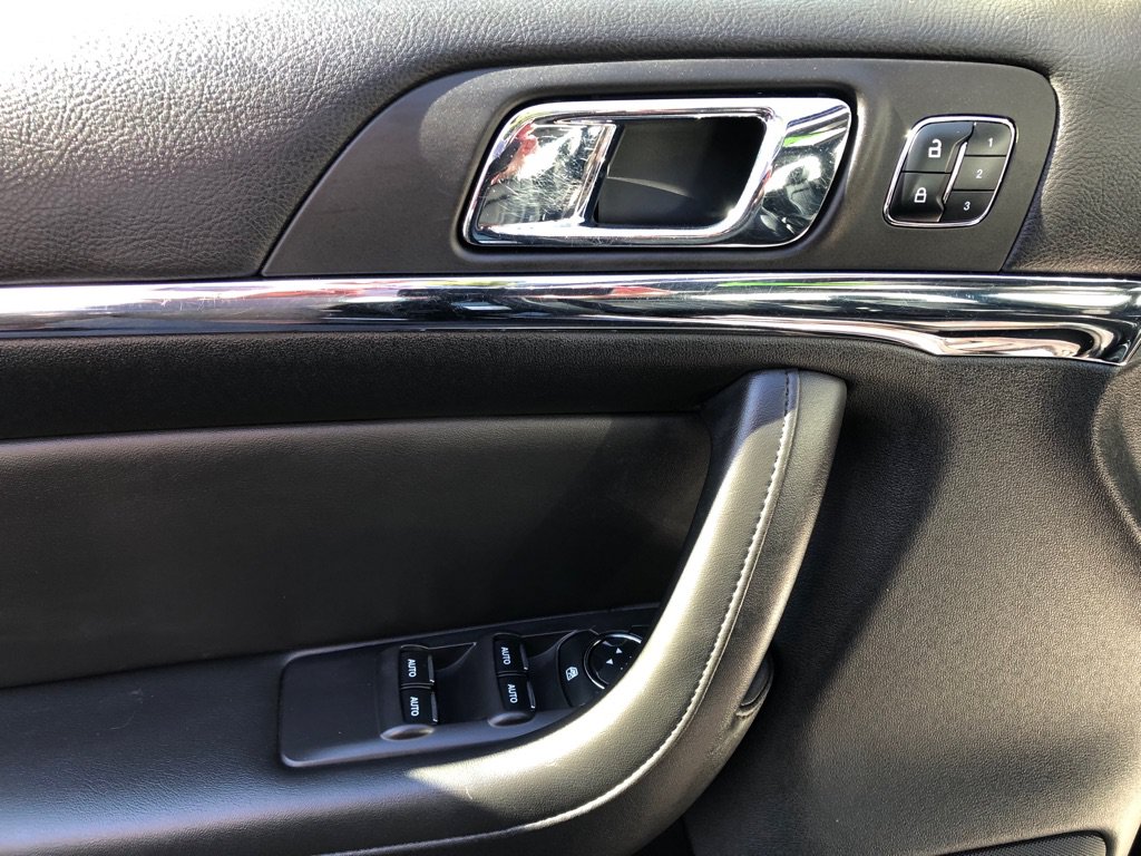 Used 2016 Lincoln MKS AWD image 13
