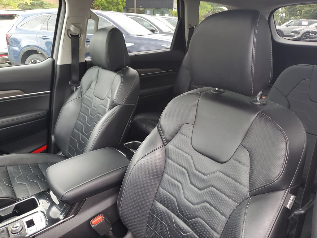 Used 2022 Kia Telluride SX w/ SX Prestige Package AWD/4WD image 11