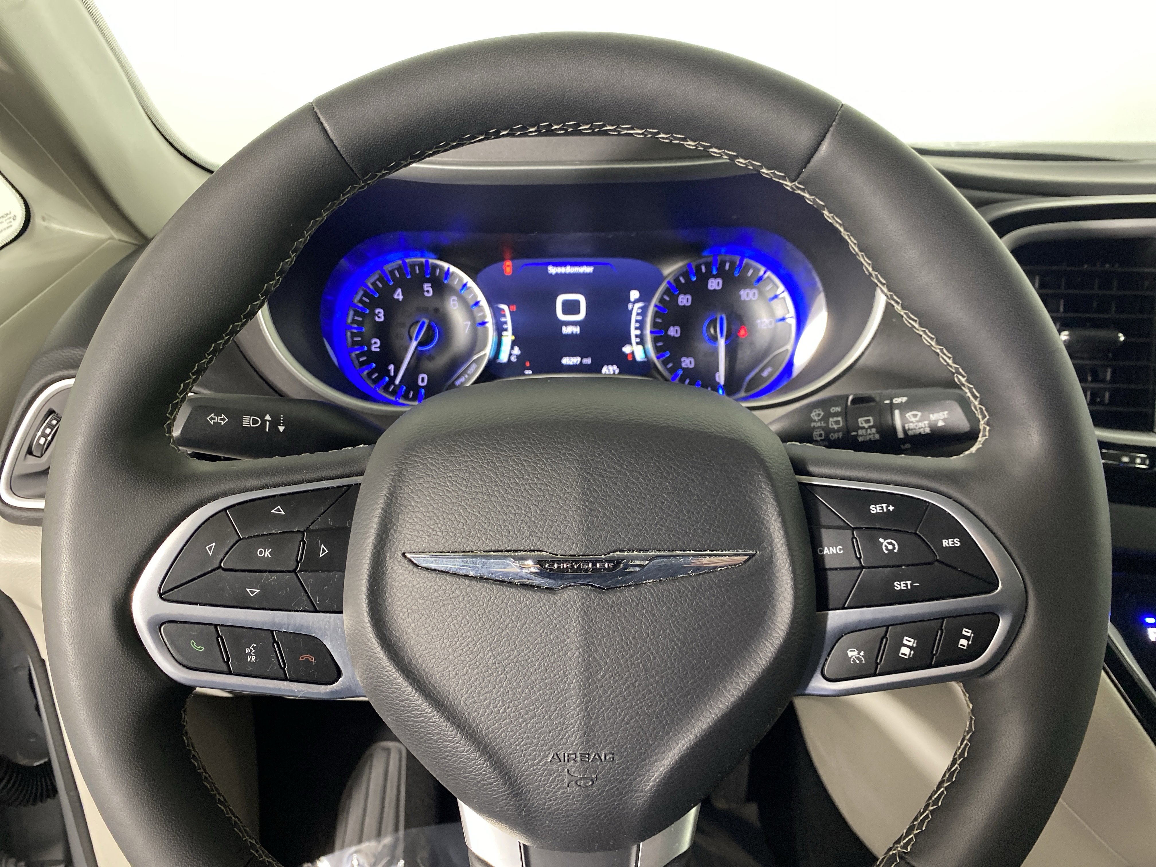 Used 2024 Chrysler Pacifica Touring-L image 20