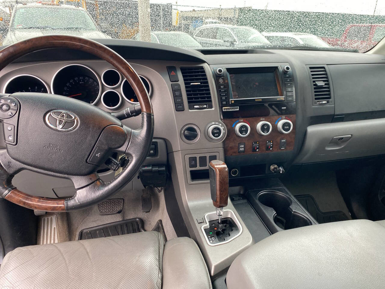 Used 2010 Toyota Tundra Limited image 8