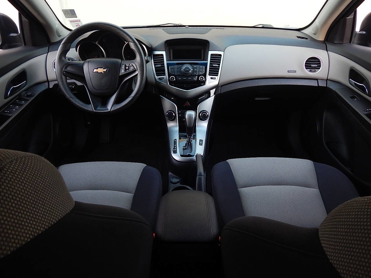 Used 2016 Chevrolet Cruze LS FWD image 13