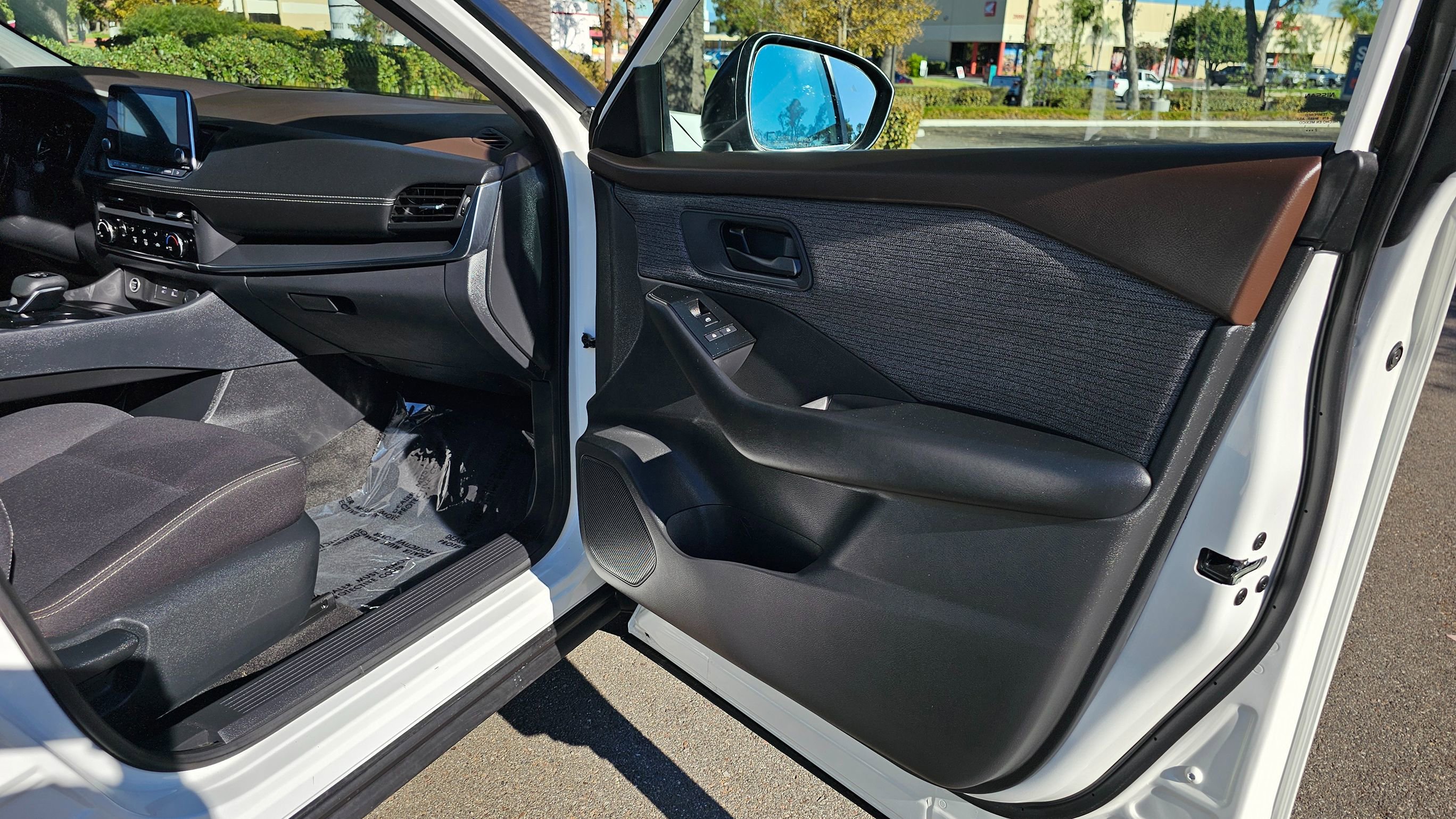 Used 2023 Nissan Rogue S FWD image 28