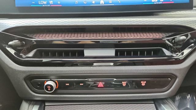 Used 2026 BMW M440i Coupe RWD image 48