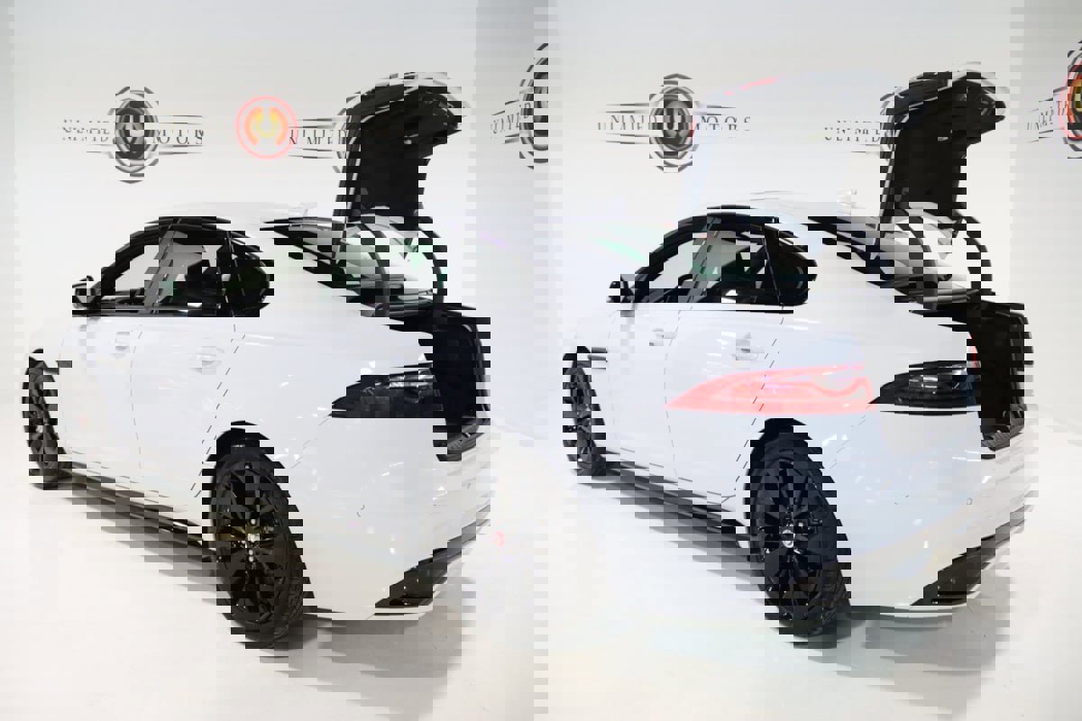 Used 2021 Jaguar XF R-Dynamic SE image 30