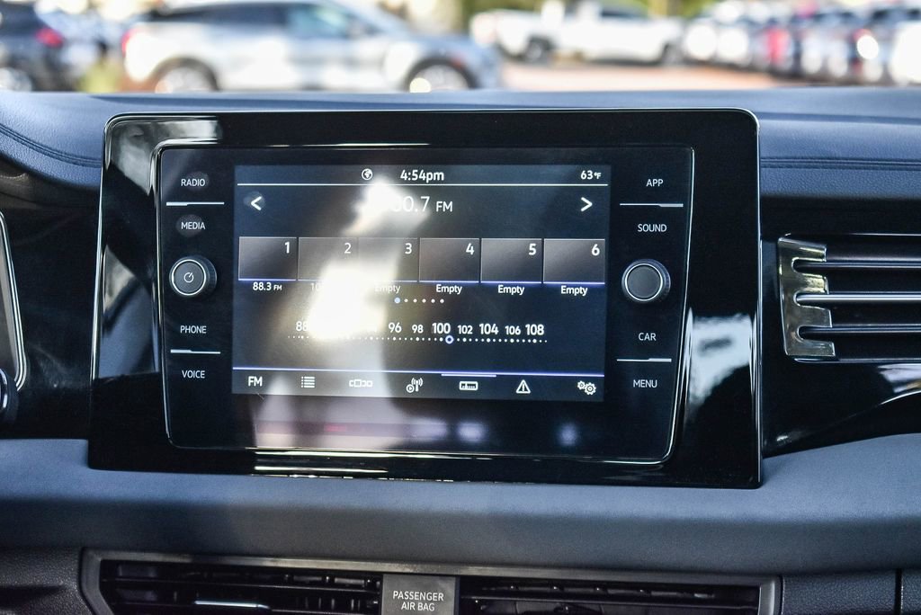 Used 2025 Volkswagen Jetta SE image 14