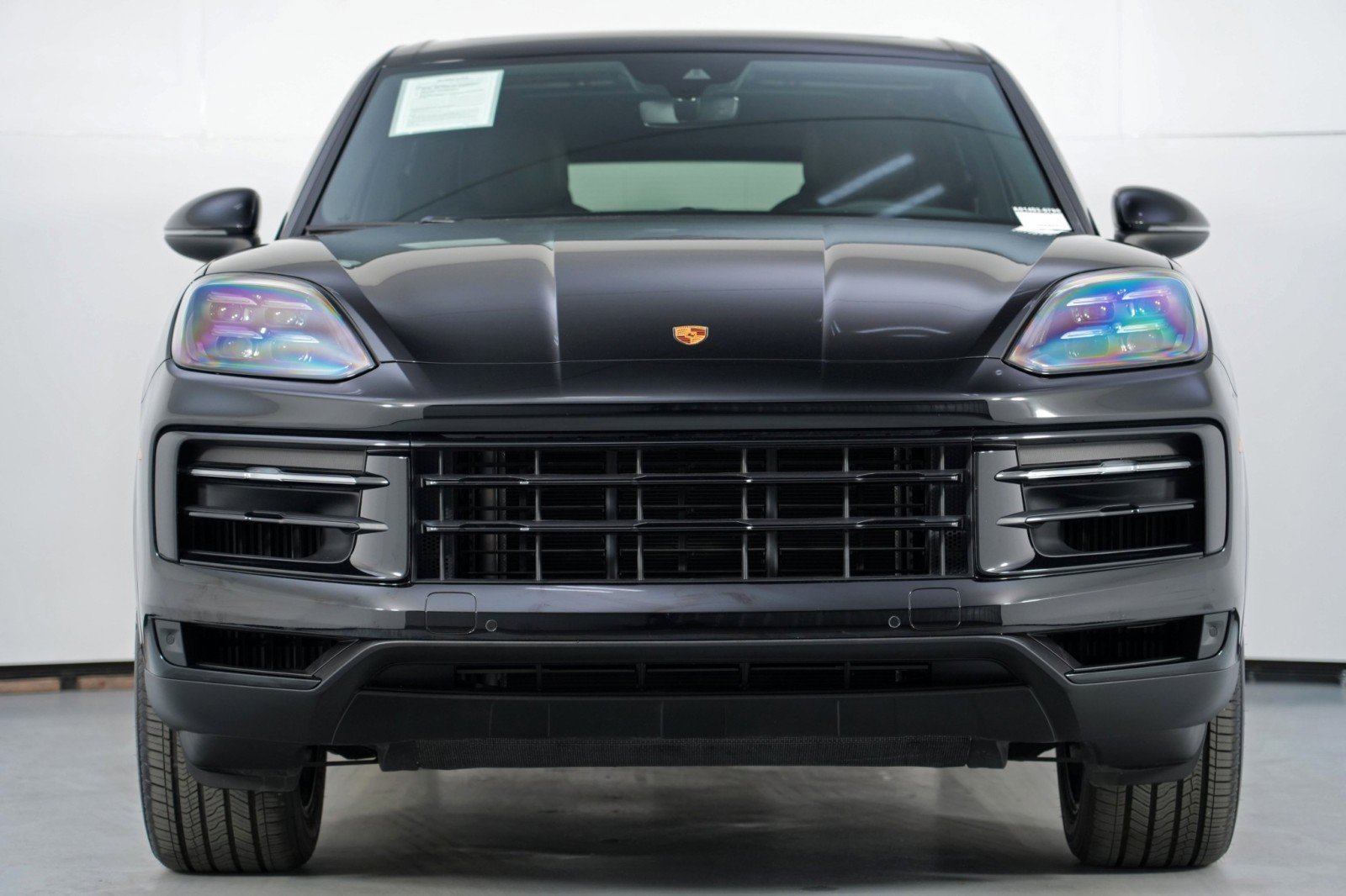 Used 2024 Porsche Cayenne w/ Sport Chrono Package image 7