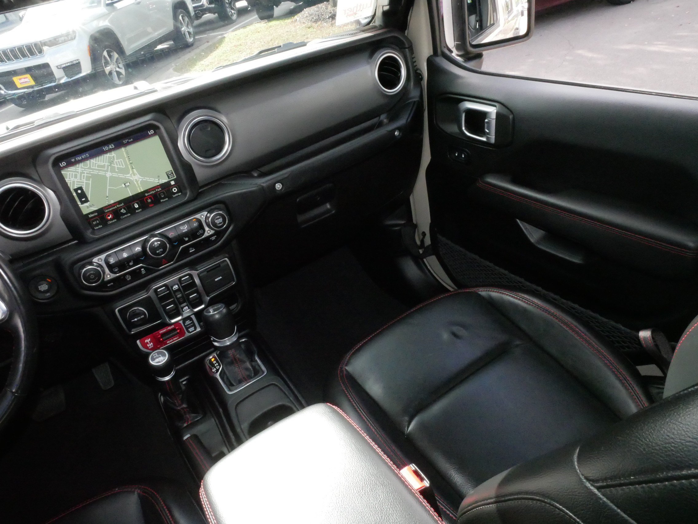 Used 2022 Jeep Gladiator Rubicon w/ Cold Weather Group AWD/4WD image 11