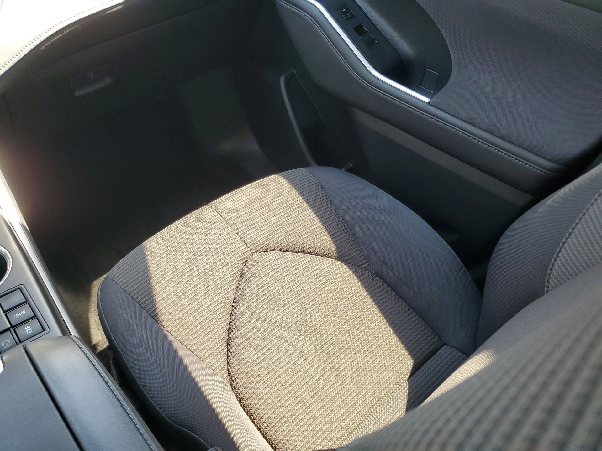 Used 2023 Toyota Highlander L image 17