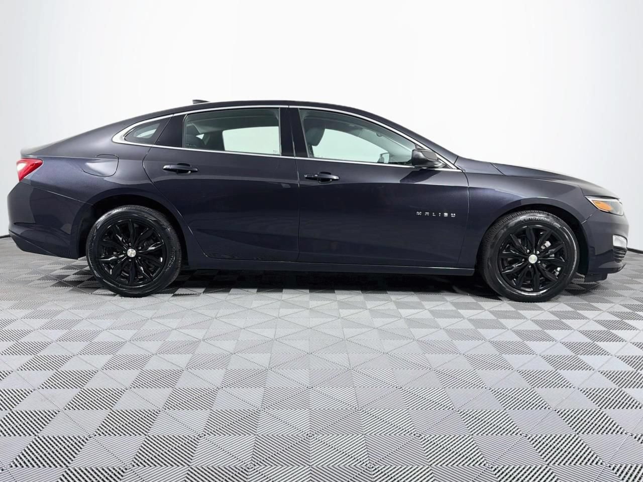 Used 2023 Chevrolet Malibu LT FWD image 27