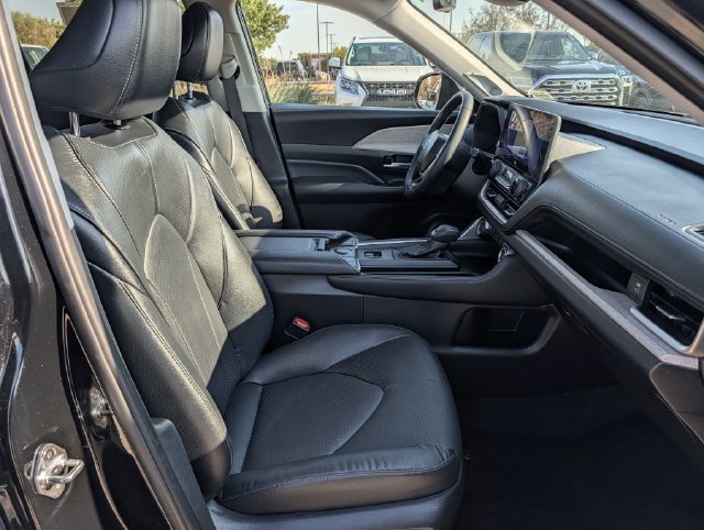 Certified 2025 Toyota Grand Highlander AWD Hybrid image 33