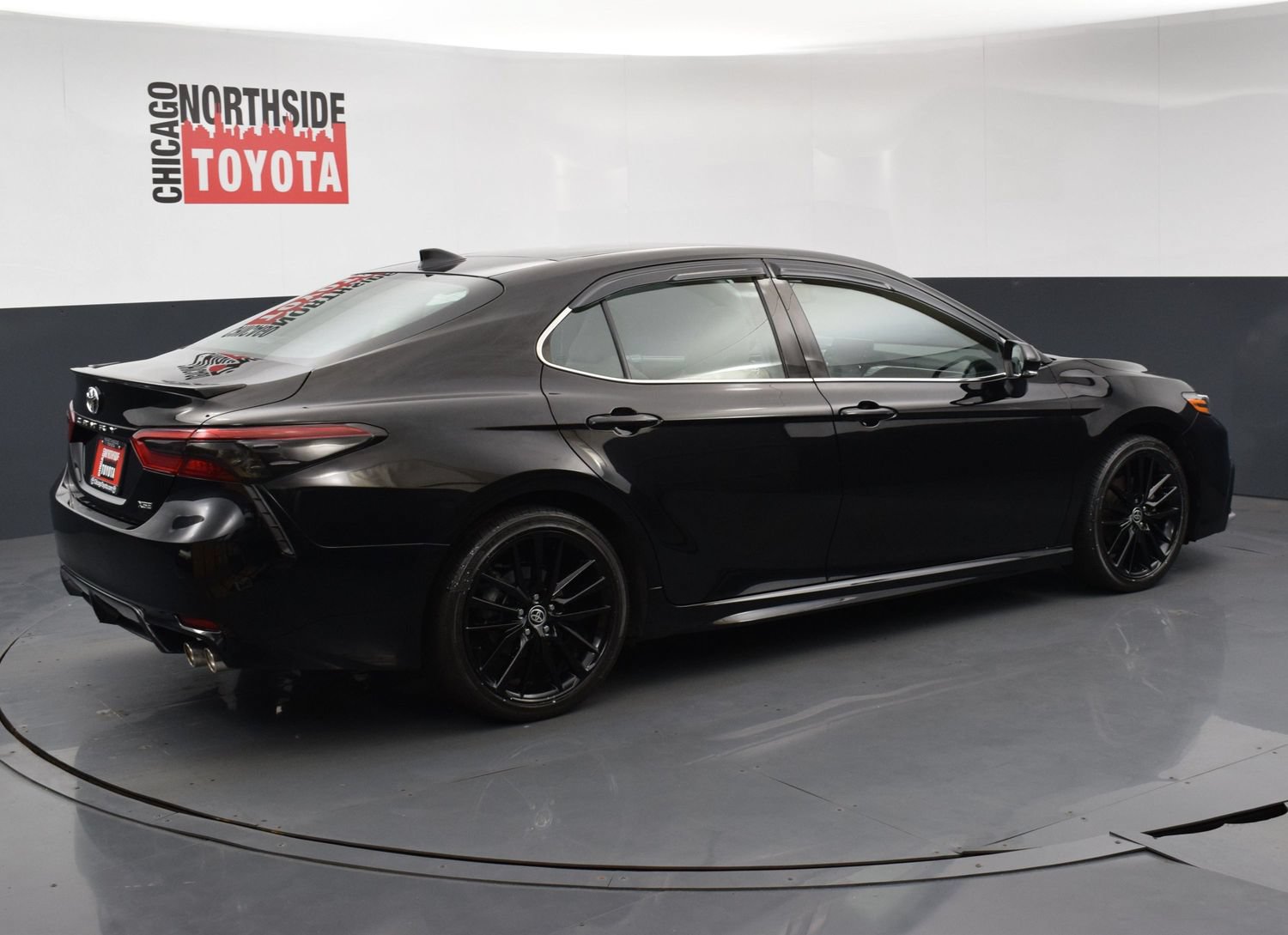 Used 2022 Toyota Camry XSE FWD image 4