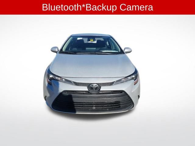 Used 2024 Toyota Corolla LE image 2