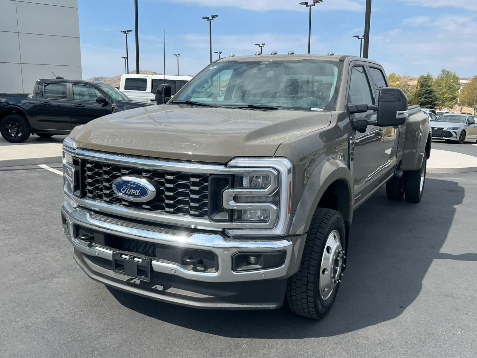 New 2026 Ford F450 Lariat w/ Lariat Ultimate Package AWD/4WD image 2