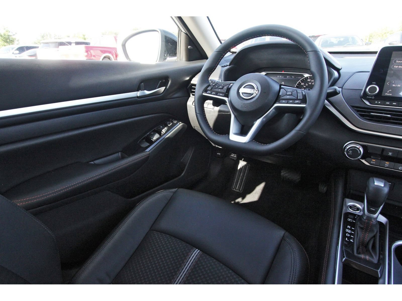 Certified 2025 Nissan Altima 2.5 SR FWD image 11