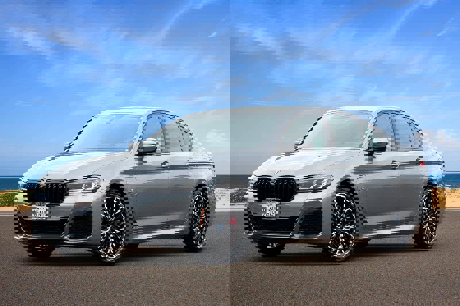 Certified 2023 BMW 530e w/ M Sport Package image 1