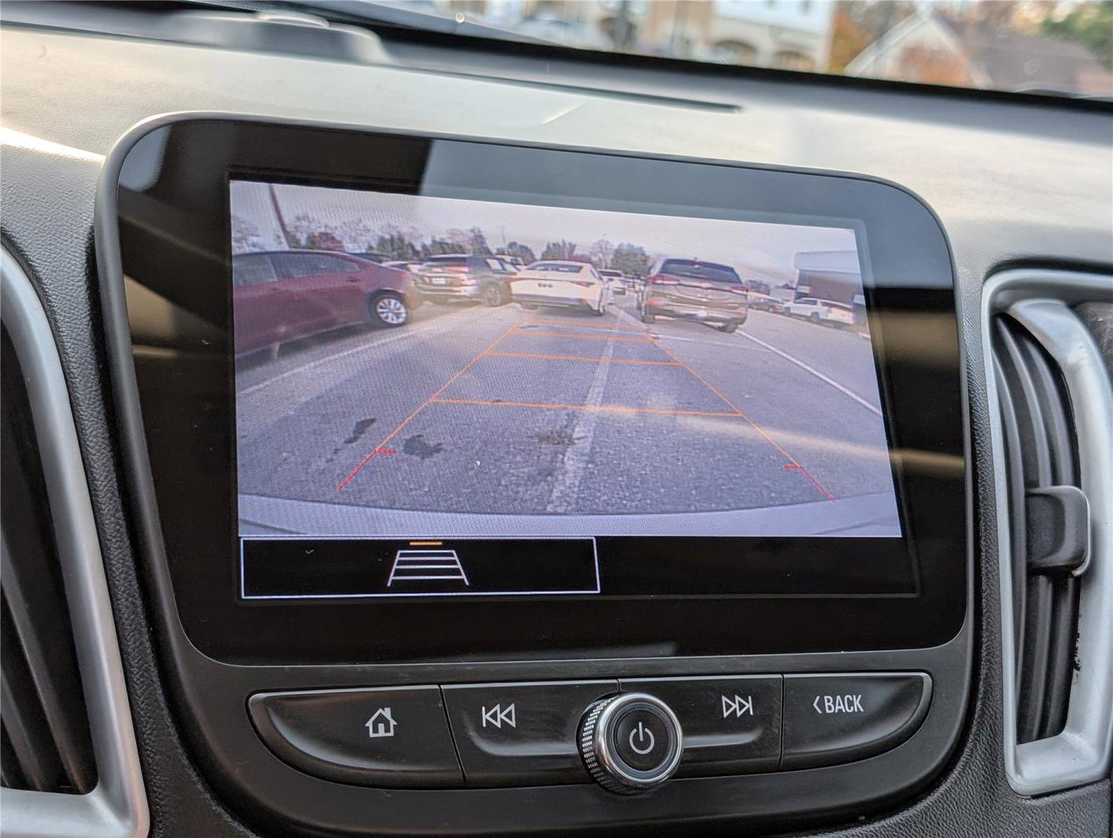 Used 2022 Chevrolet Malibu LT image 29