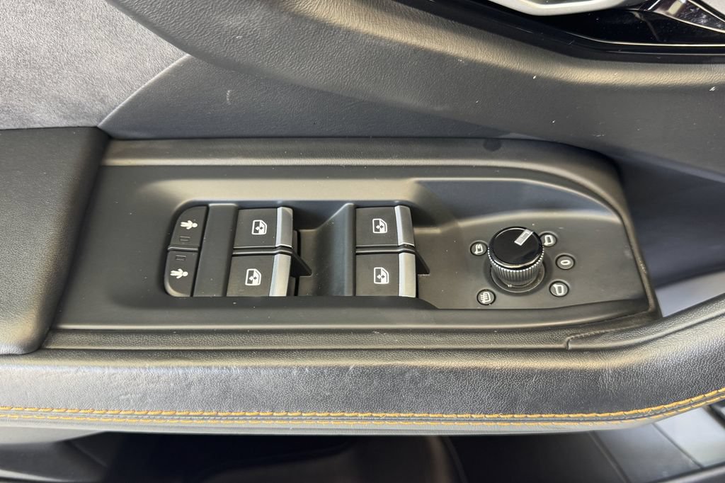 Used 2020 Lamborghini Urus AWD/4WD image 15