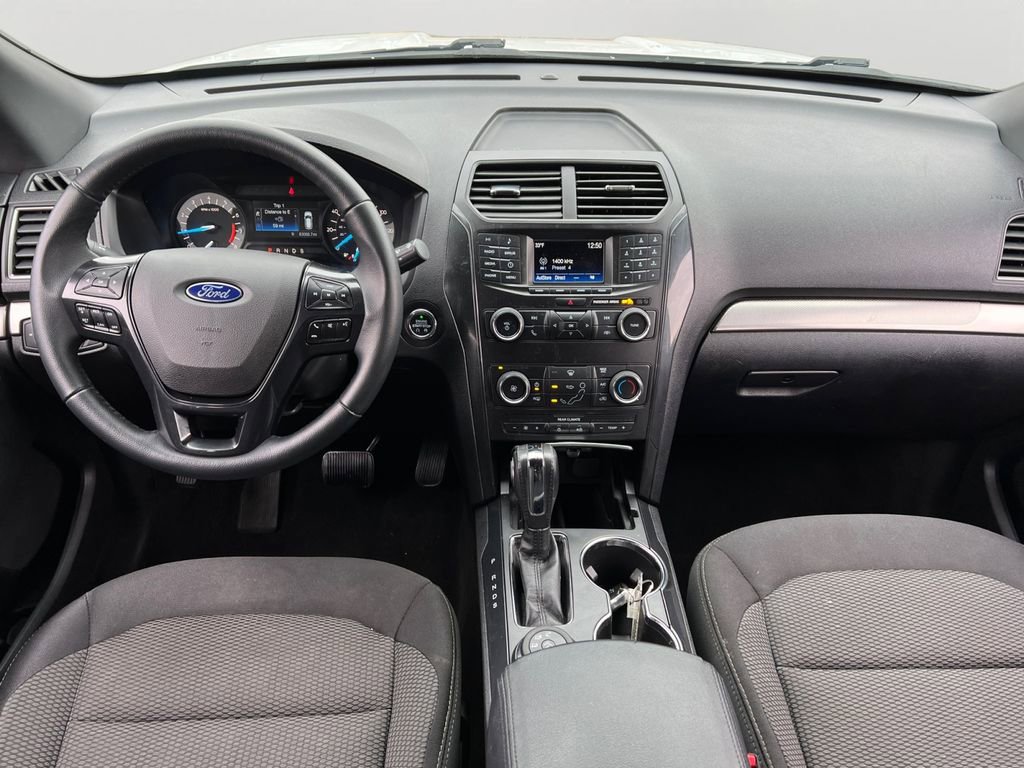 Used 2018 Ford Explorer XLT image 12