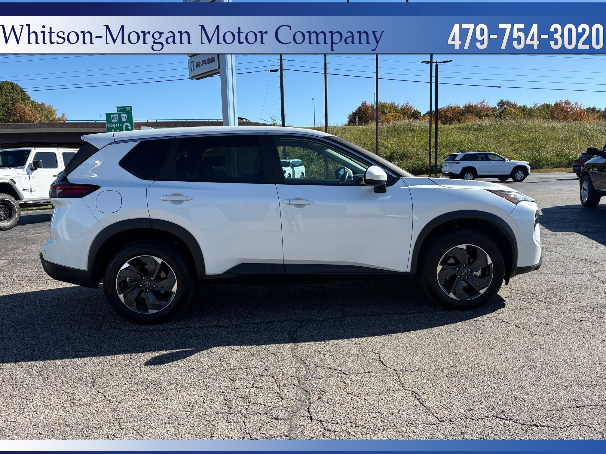 Used 2024 Nissan Rogue SV image 4